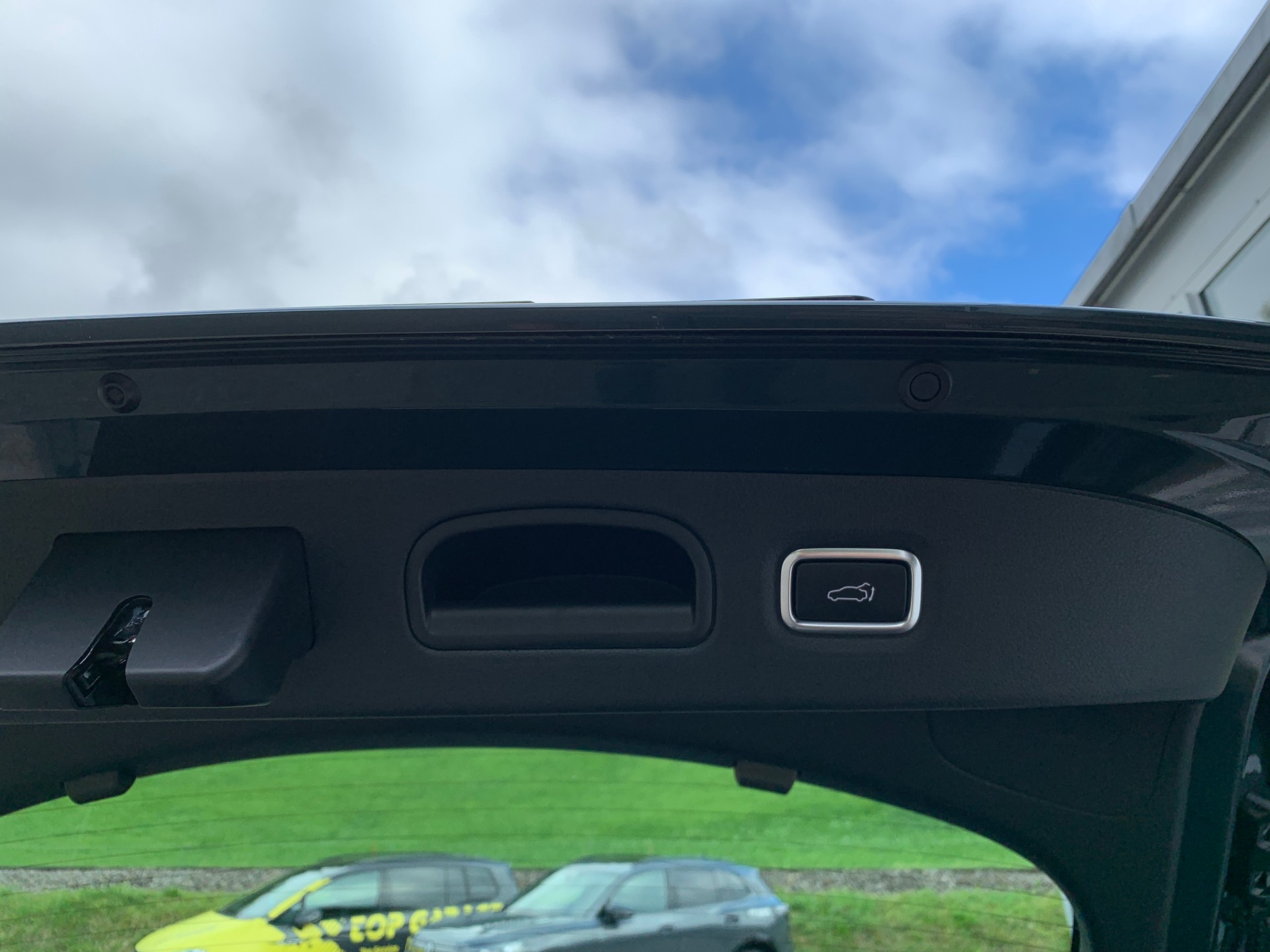 KIA Stinger 3.3 T-GDi GT Automat AWD-image-15