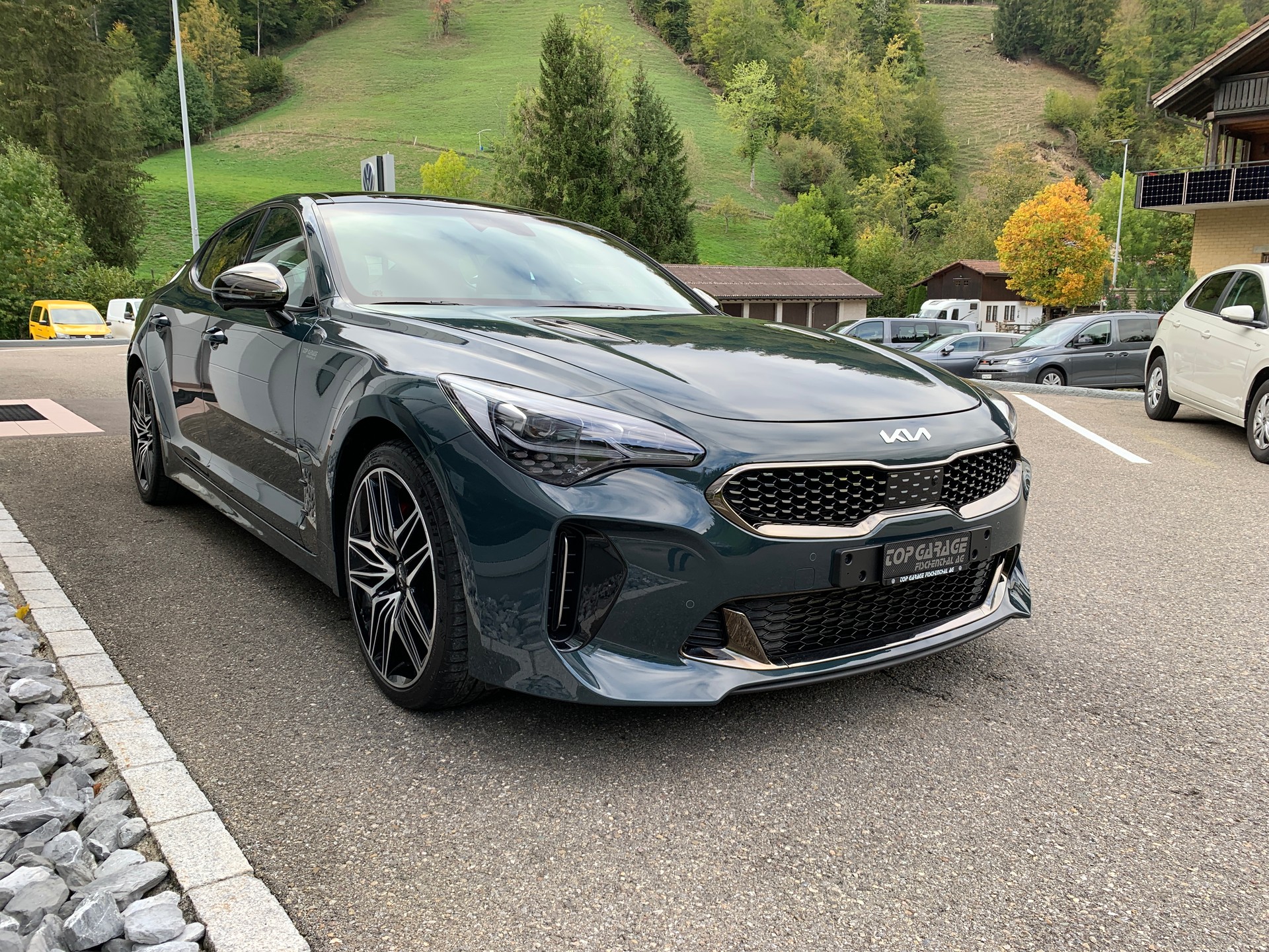 KIA Stinger 3.3 T-GDi GT Automat AWD-showroom-element-2