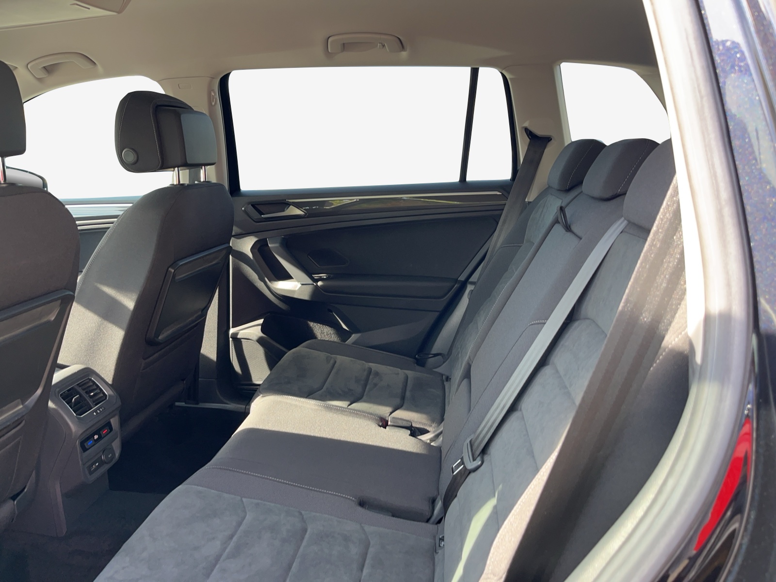 VW Tiguan Allspace 2.0TSI Highline 4Motion DSG-image-9