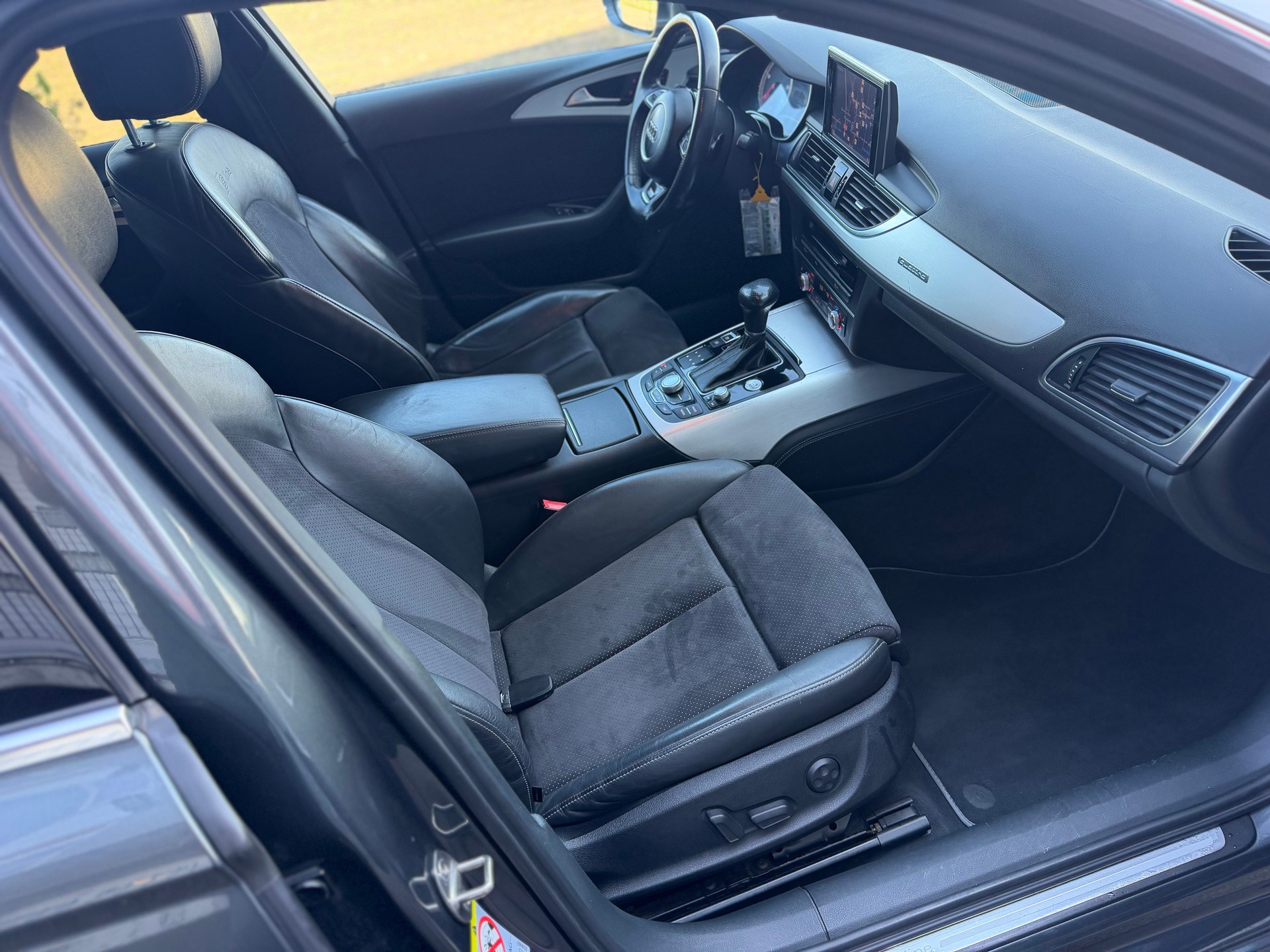 AUDI A6 Avant 3.0 BiTDI V6 quattro tiptronic-image-15
