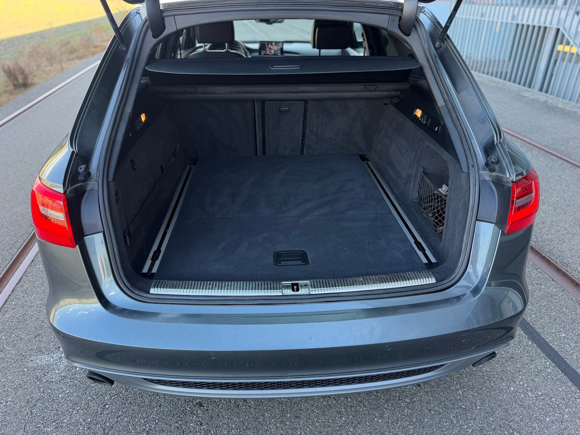 AUDI A6 Avant 3.0 BiTDI V6 quattro tiptronic-image-8