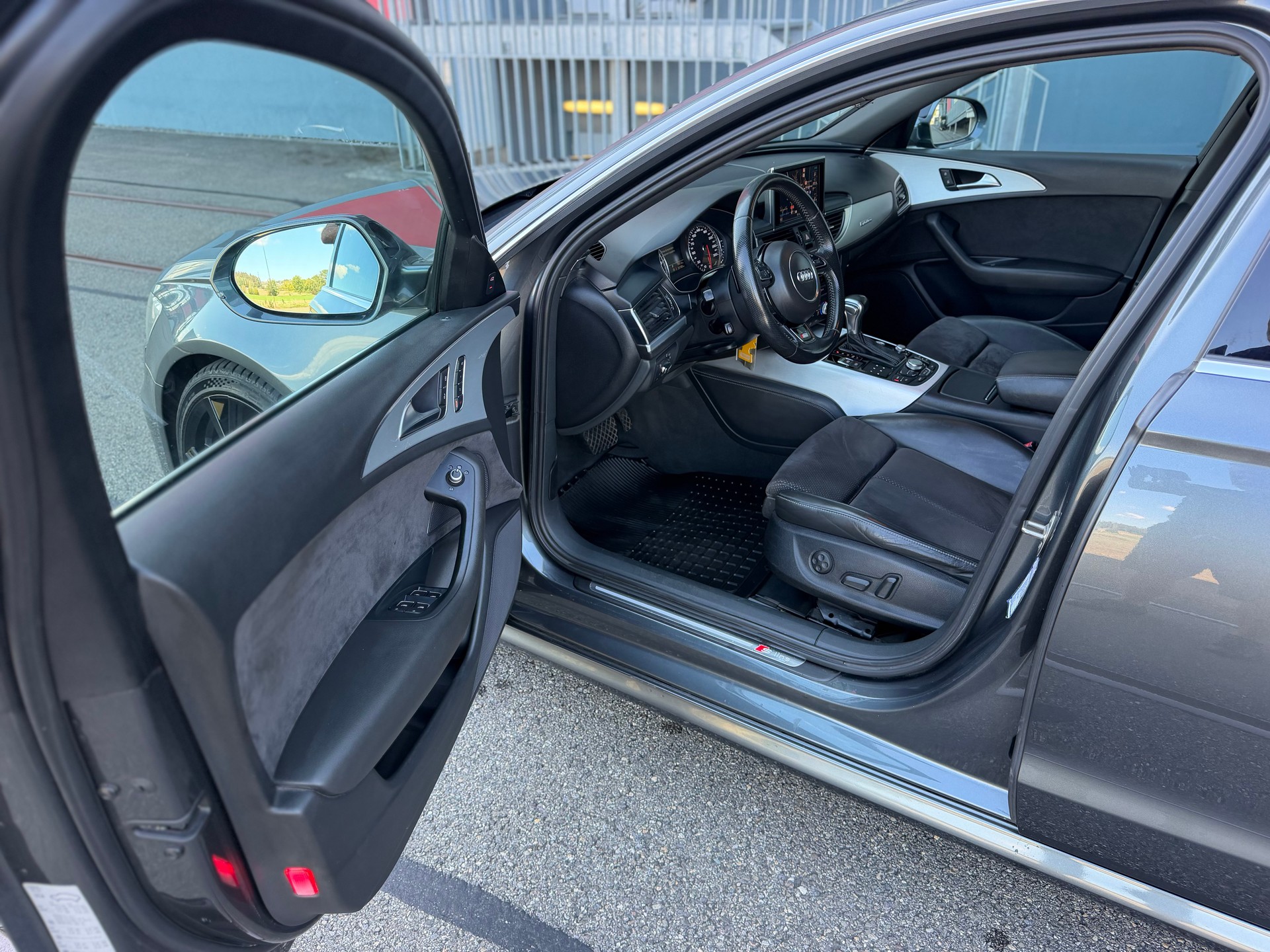 AUDI A6 Avant 3.0 BiTDI V6 quattro tiptronic-image-16