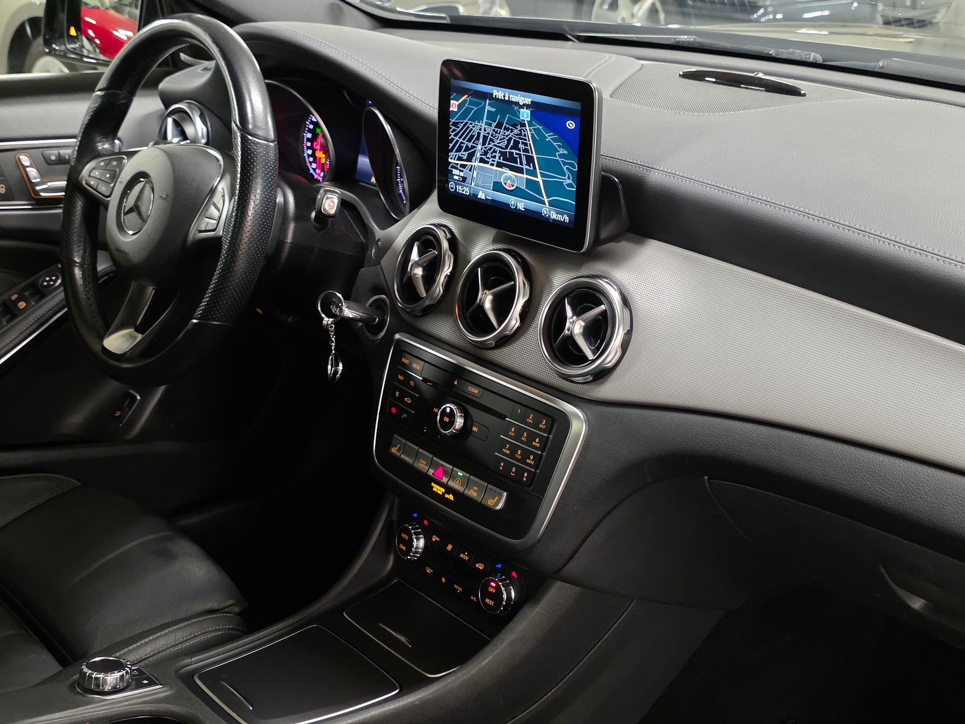 MERCEDES-BENZ GLA 200 Night Star 7G-DCT-image-7