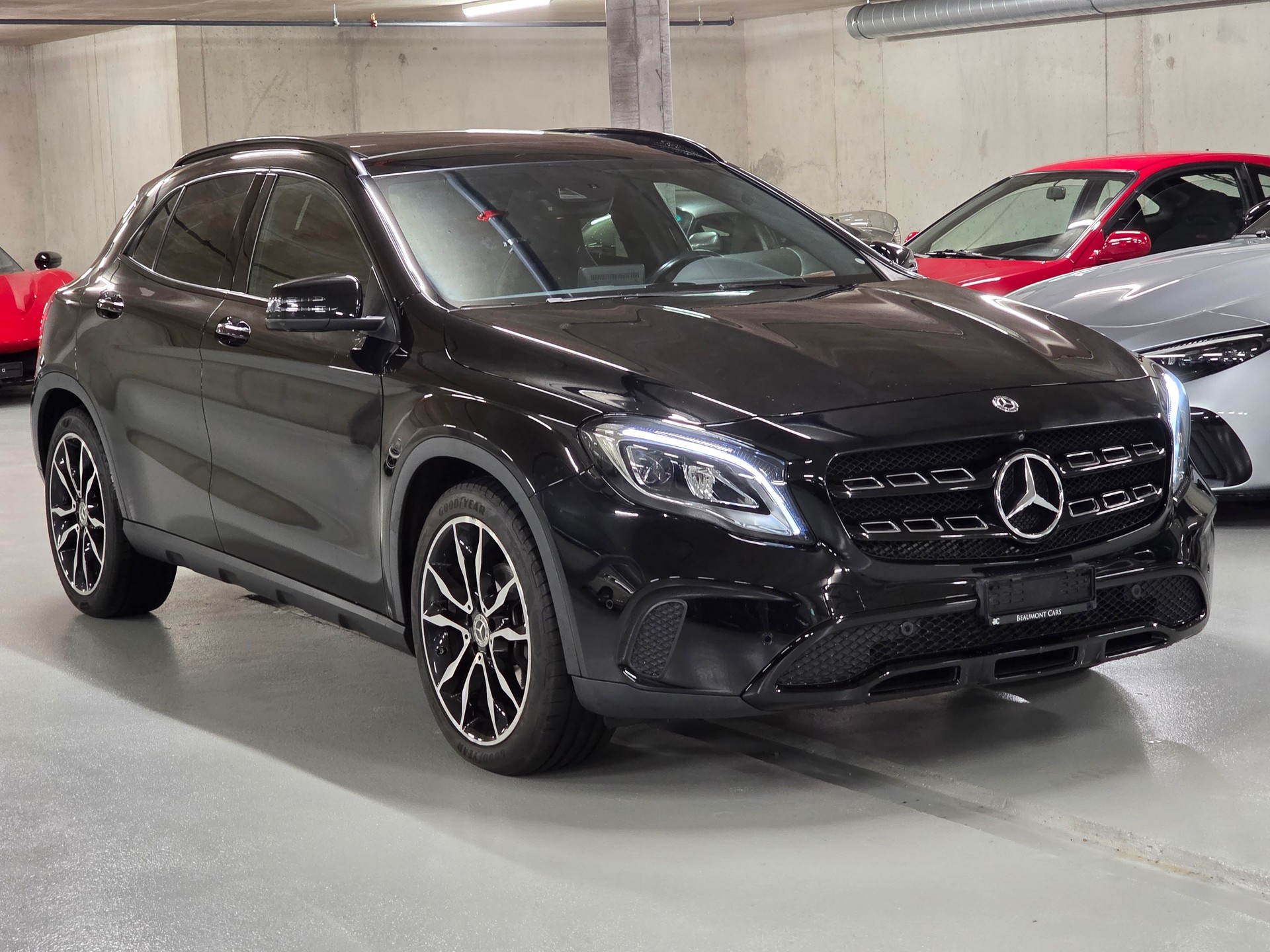 MERCEDES-BENZ GLA 200 Night Star 7G-DCT-image-0