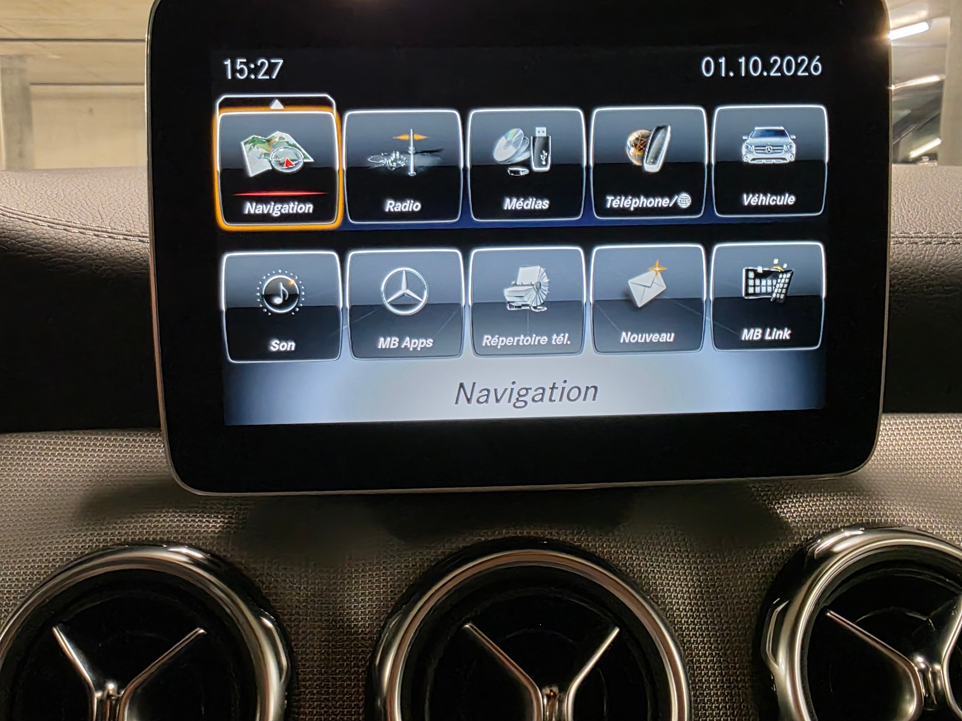 MERCEDES-BENZ GLA 200 Night Star 7G-DCT-image-12