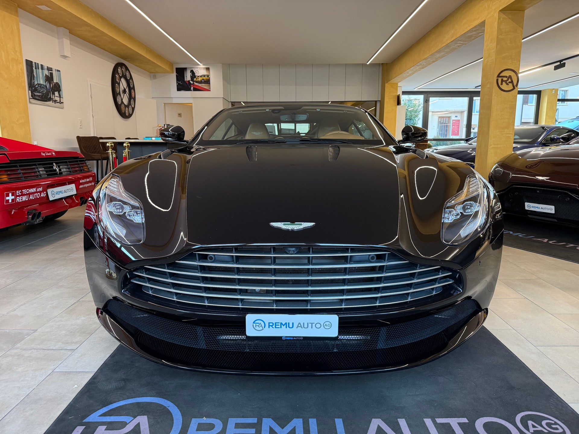 ASTON MARTIN DB11 V12 Launch Edition Touchtronic 3-image-8