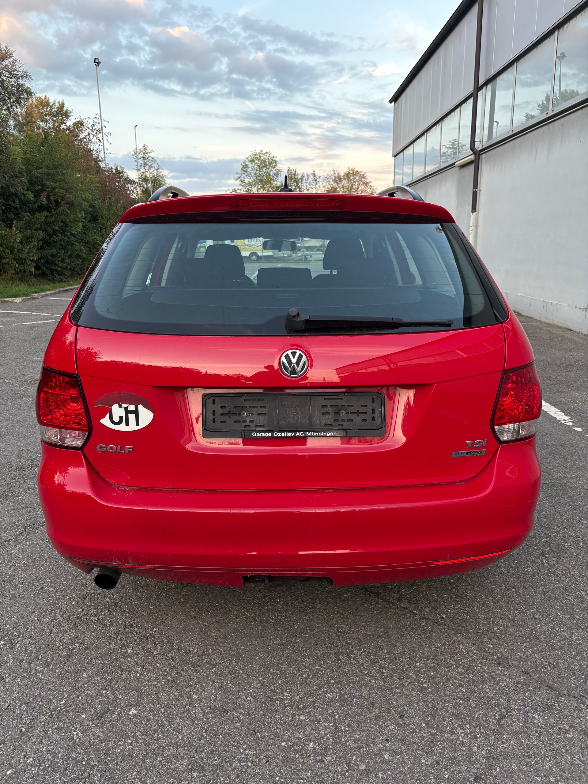 VW Golf Variant 1.2 TSI BlueMotion Technology Team-image-5