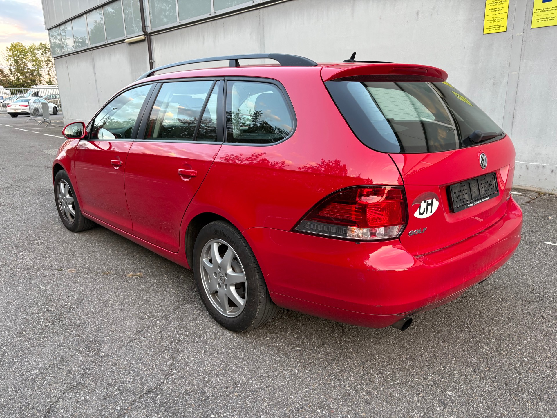 VW Golf Variant 1.2 TSI BlueMotion Technology Team-image-4