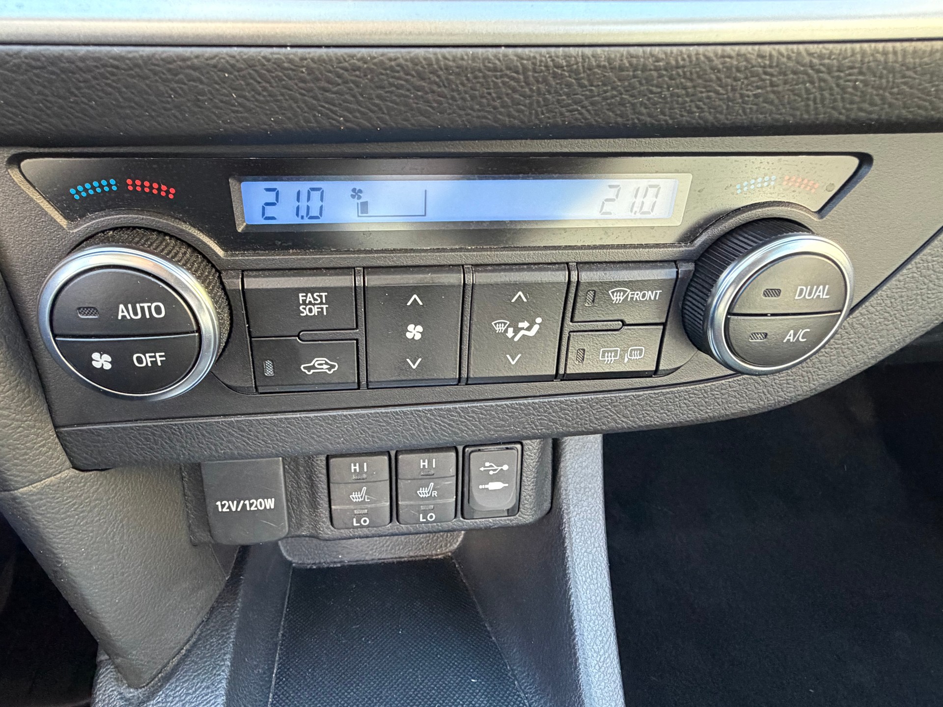 TOYOTA Auris 1.6 Luna Multidrive-image-11