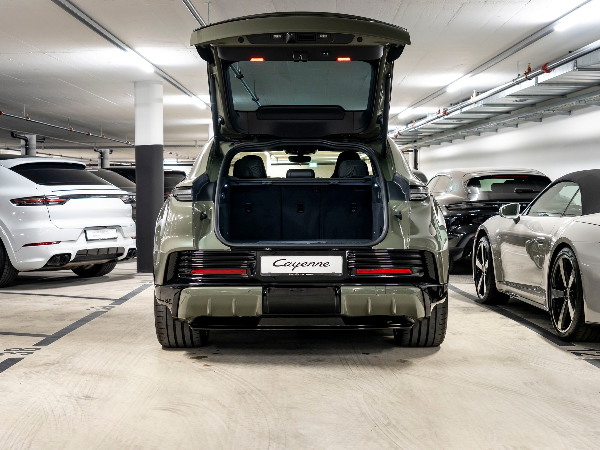 PORSCHE Cayenne Coupe S Electric 113 kWh-image-25
