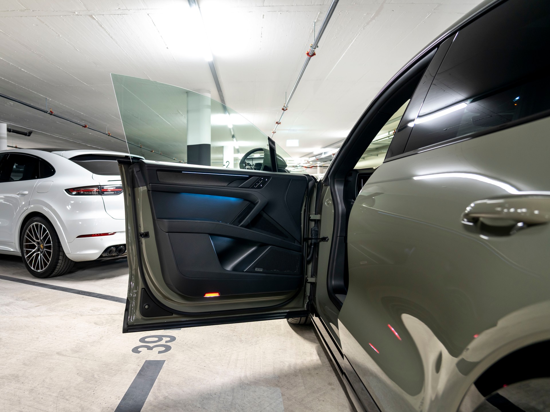 PORSCHE Cayenne Coupe S Electric 113 kWh-image-19