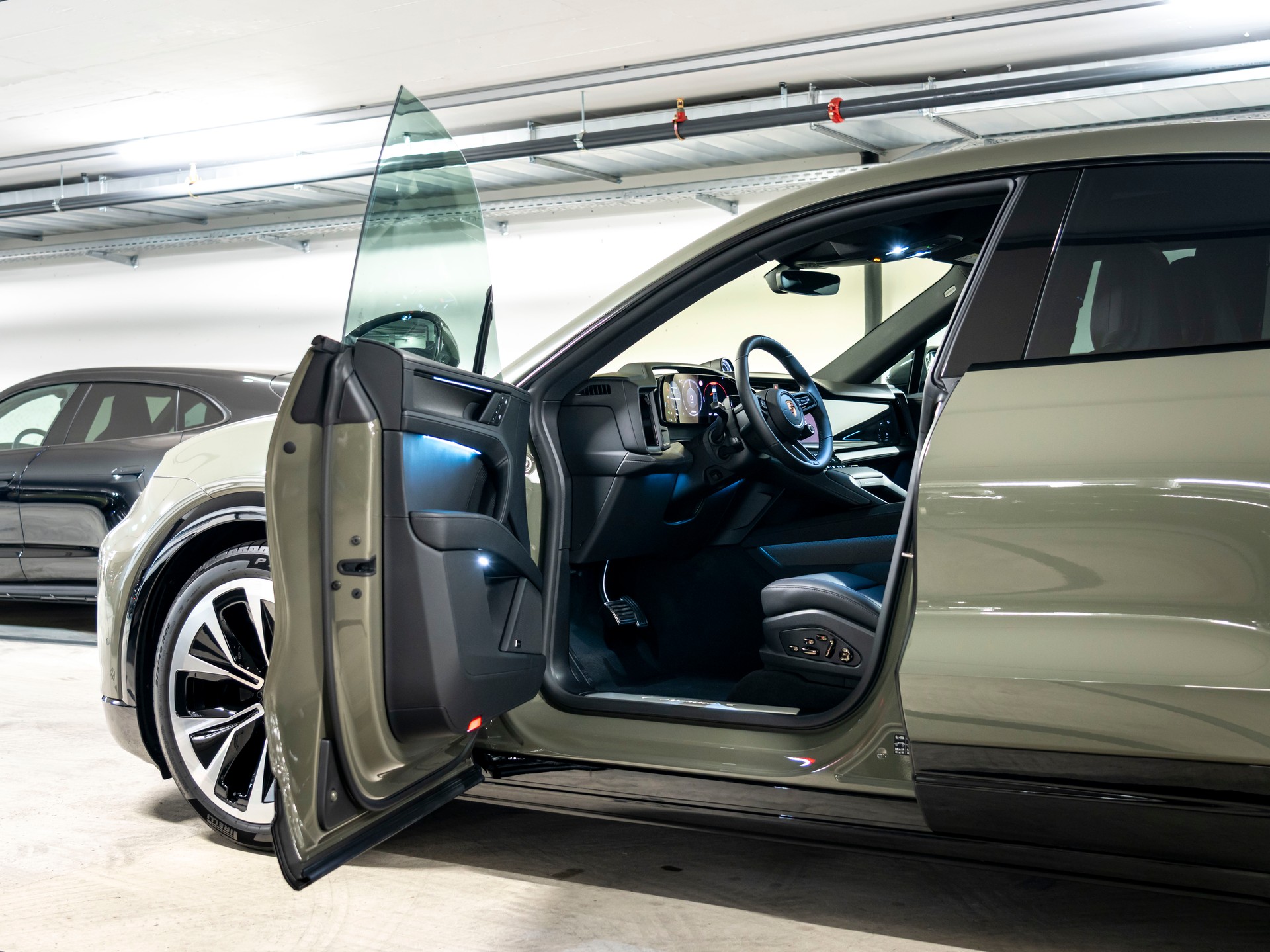 PORSCHE Cayenne Coupe S Electric 113 kWh-image-15