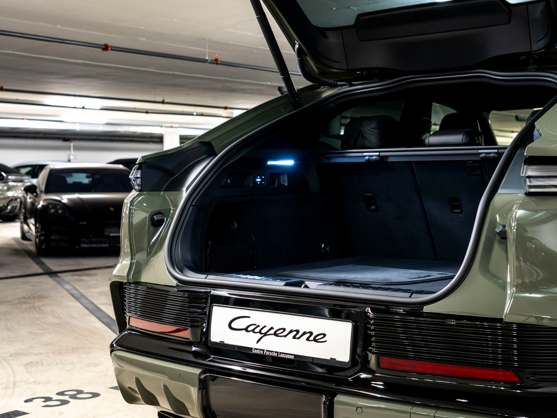 PORSCHE Cayenne Coupe S Electric 113 kWh-image-26
