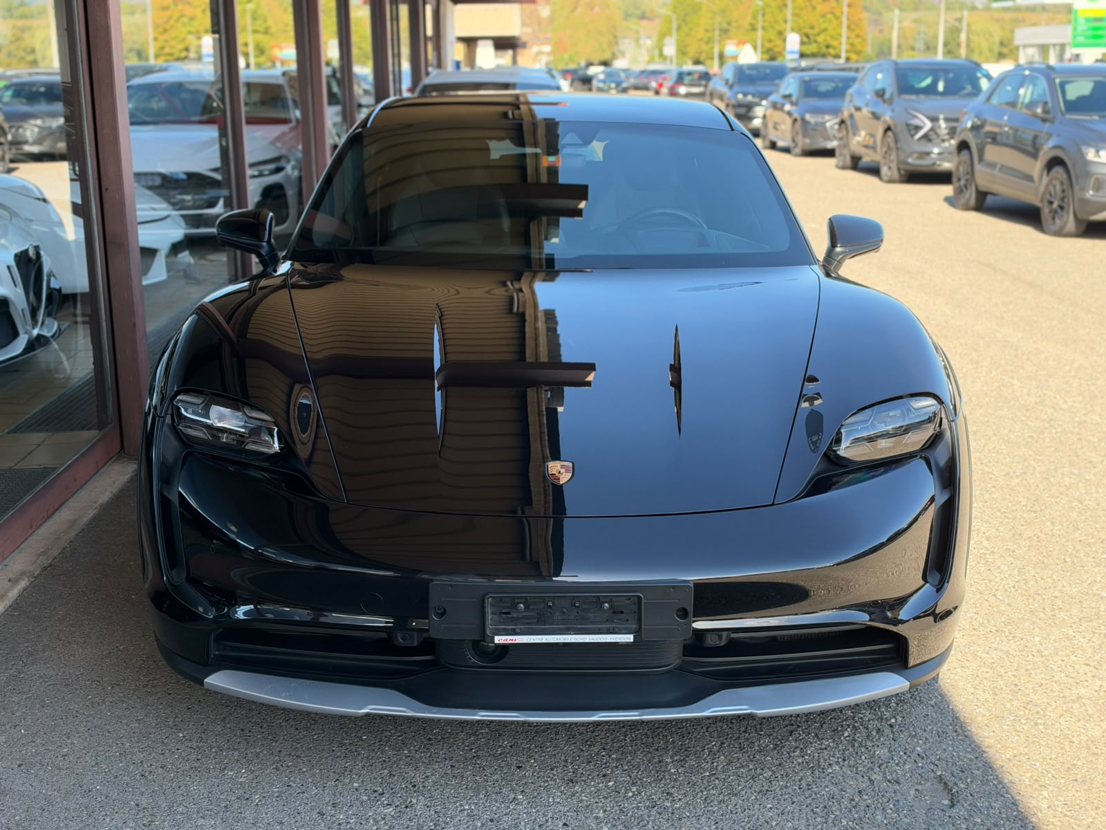 PORSCHE Taycan 4S Cross Turismo-image-2