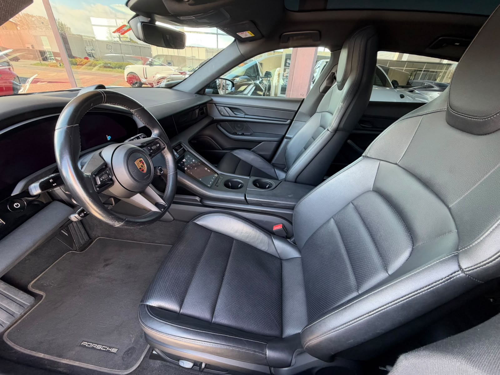 PORSCHE Taycan 4S Cross Turismo-image-6
