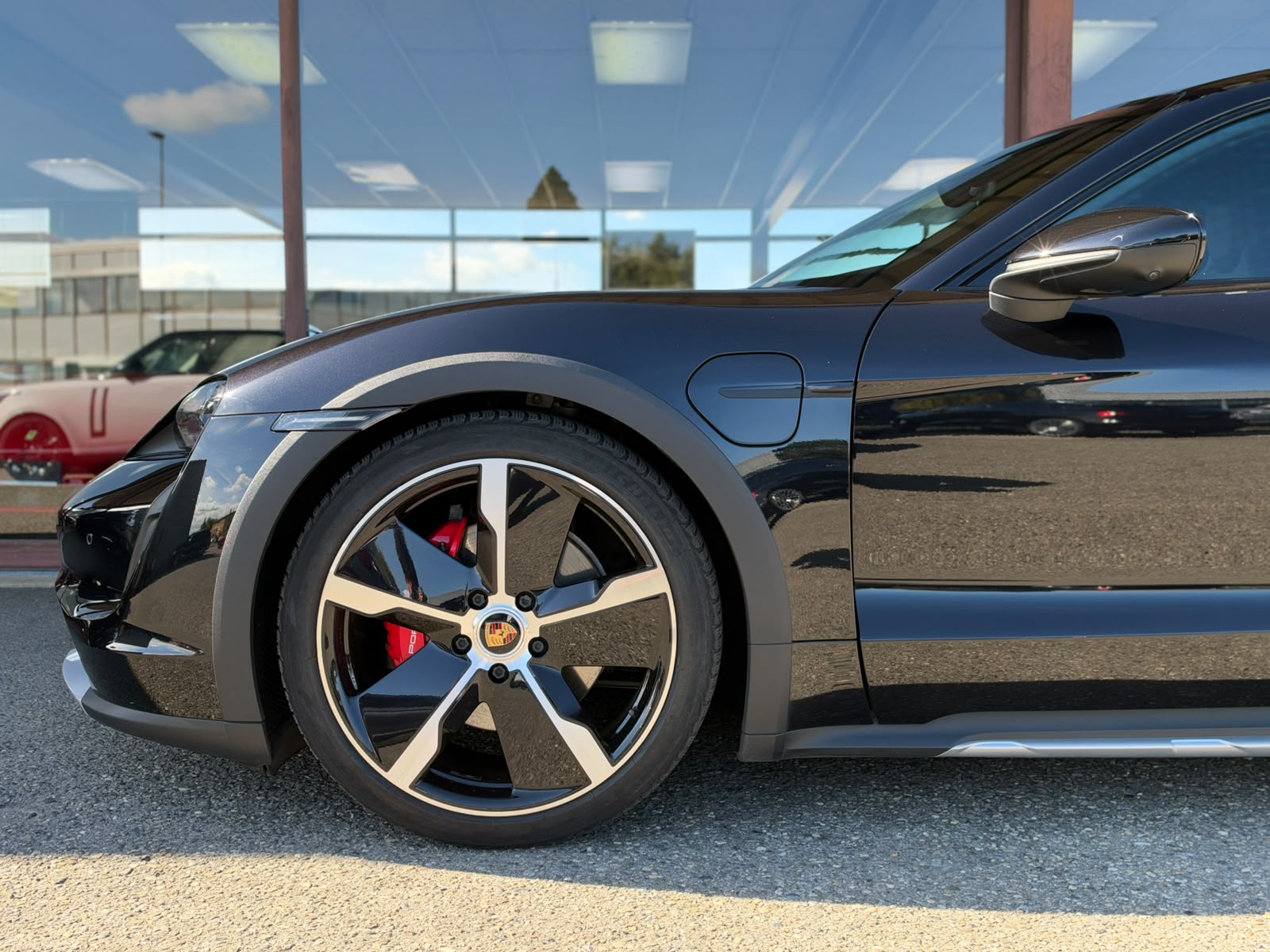 PORSCHE Taycan 4S Cross Turismo-image-5