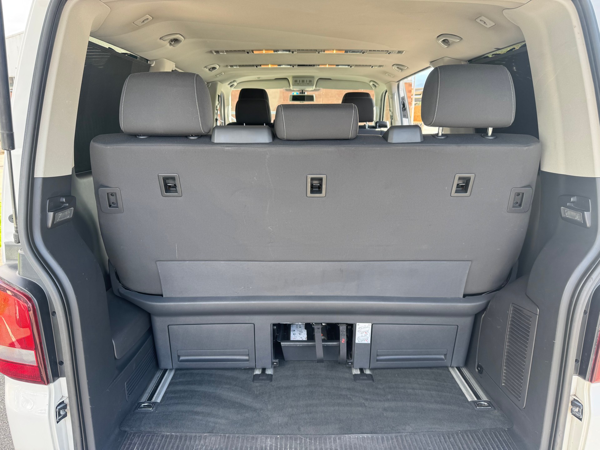 VW T5 Multivan 2.0 TSI Family Cup 4Motion DSG-image-8