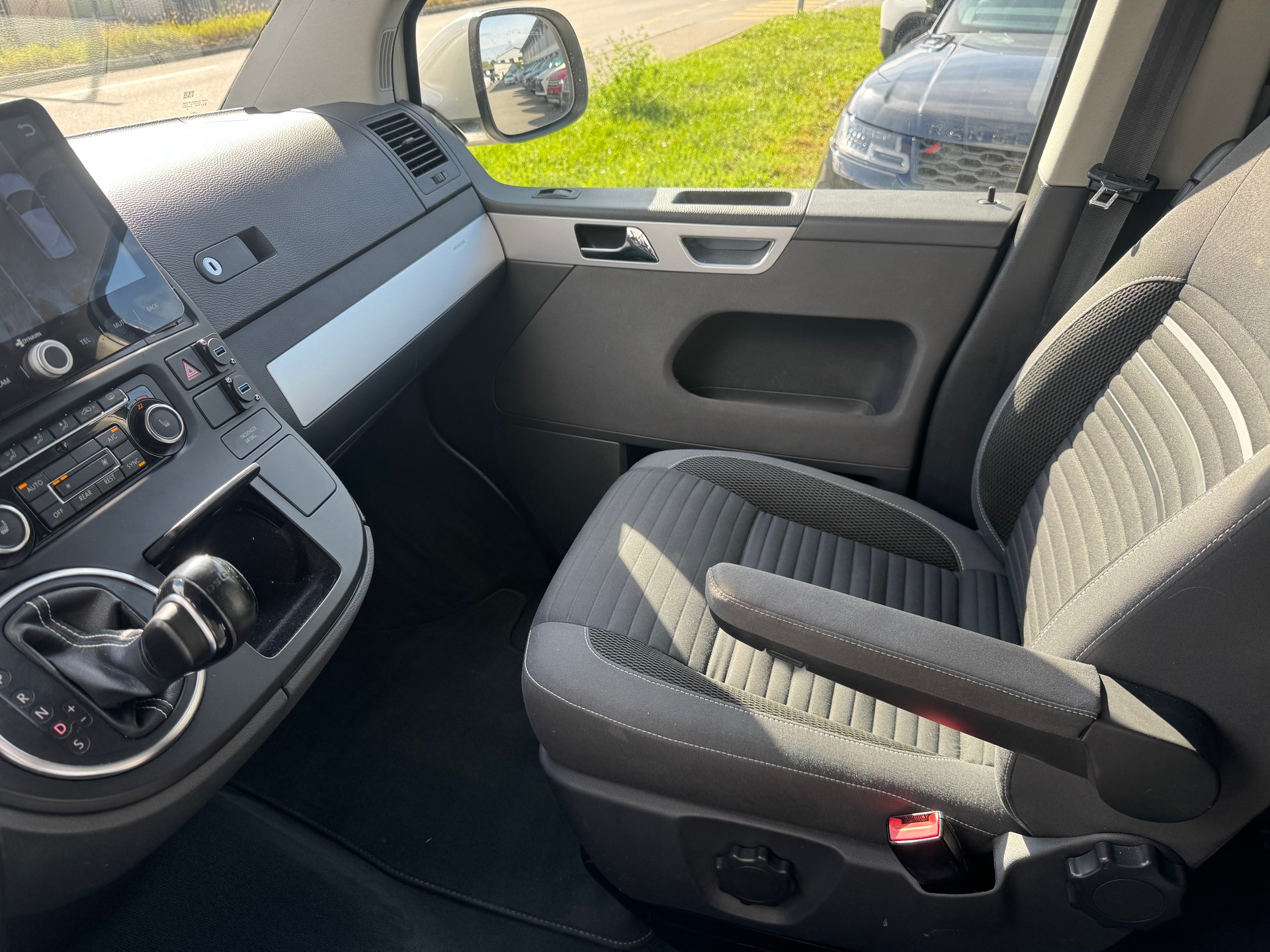 VW T5 Multivan 2.0 TSI Family Cup 4Motion DSG-image-24