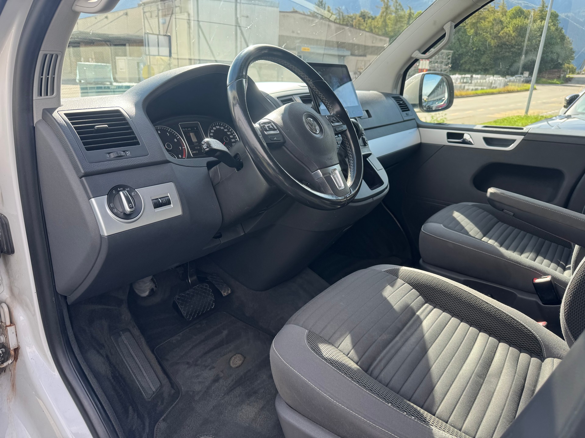 VW T5 Multivan 2.0 TSI Family Cup 4Motion DSG-image-16
