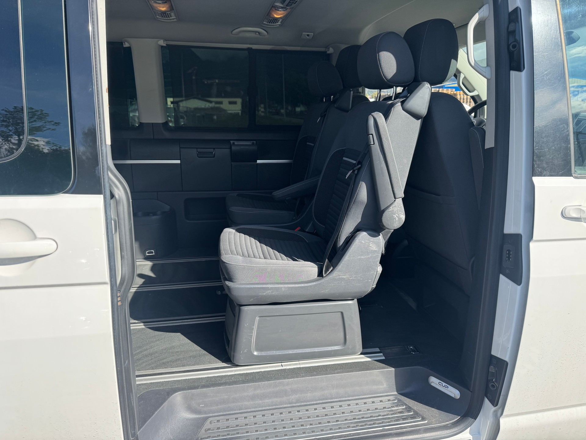 VW T5 Multivan 2.0 TSI Family Cup 4Motion DSG-image-9