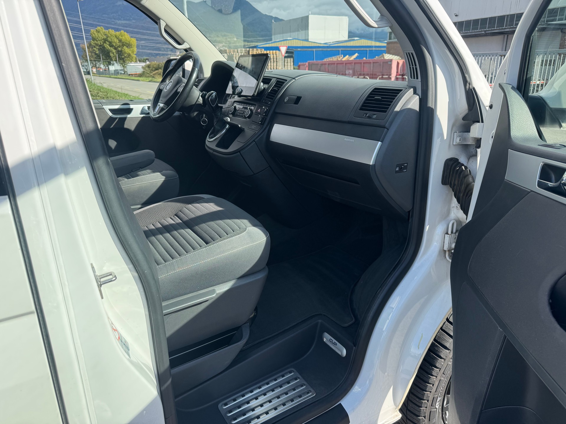 VW T5 Multivan 2.0 TSI Family Cup 4Motion DSG-image-12