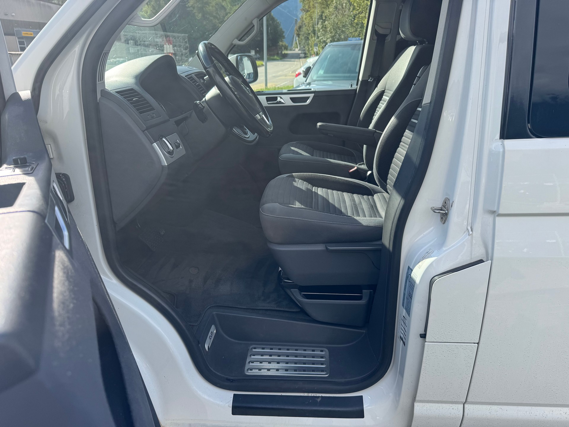 VW T5 Multivan 2.0 TSI Family Cup 4Motion DSG-image-14