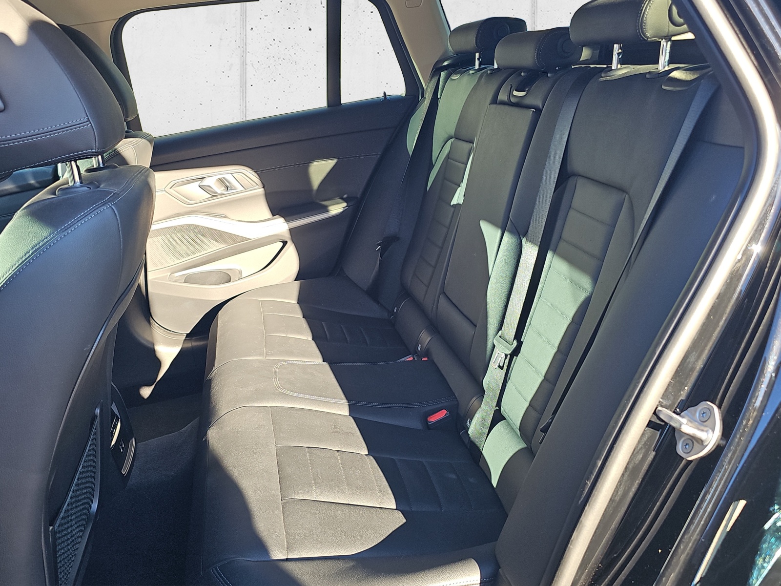 BMW 330e xDrive Steptronic-image-14