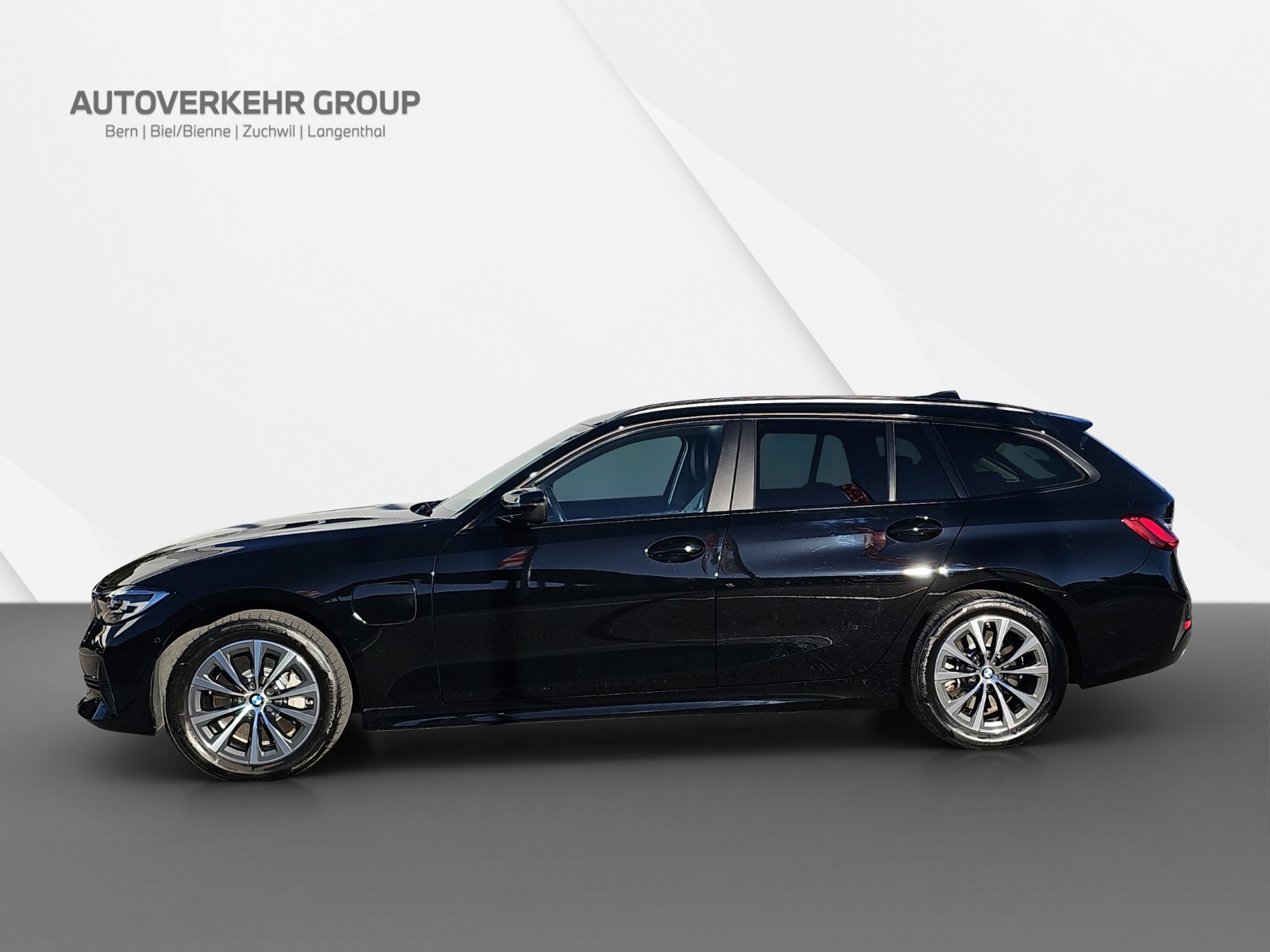 BMW 330e xDrive Steptronic-image-2