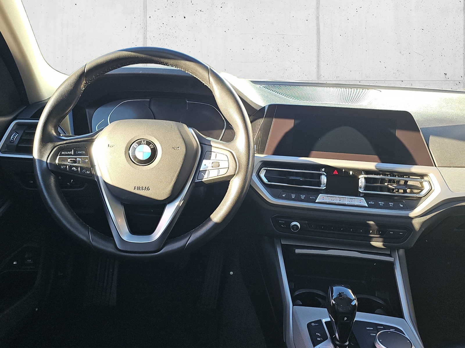BMW 330e xDrive Steptronic-image-15