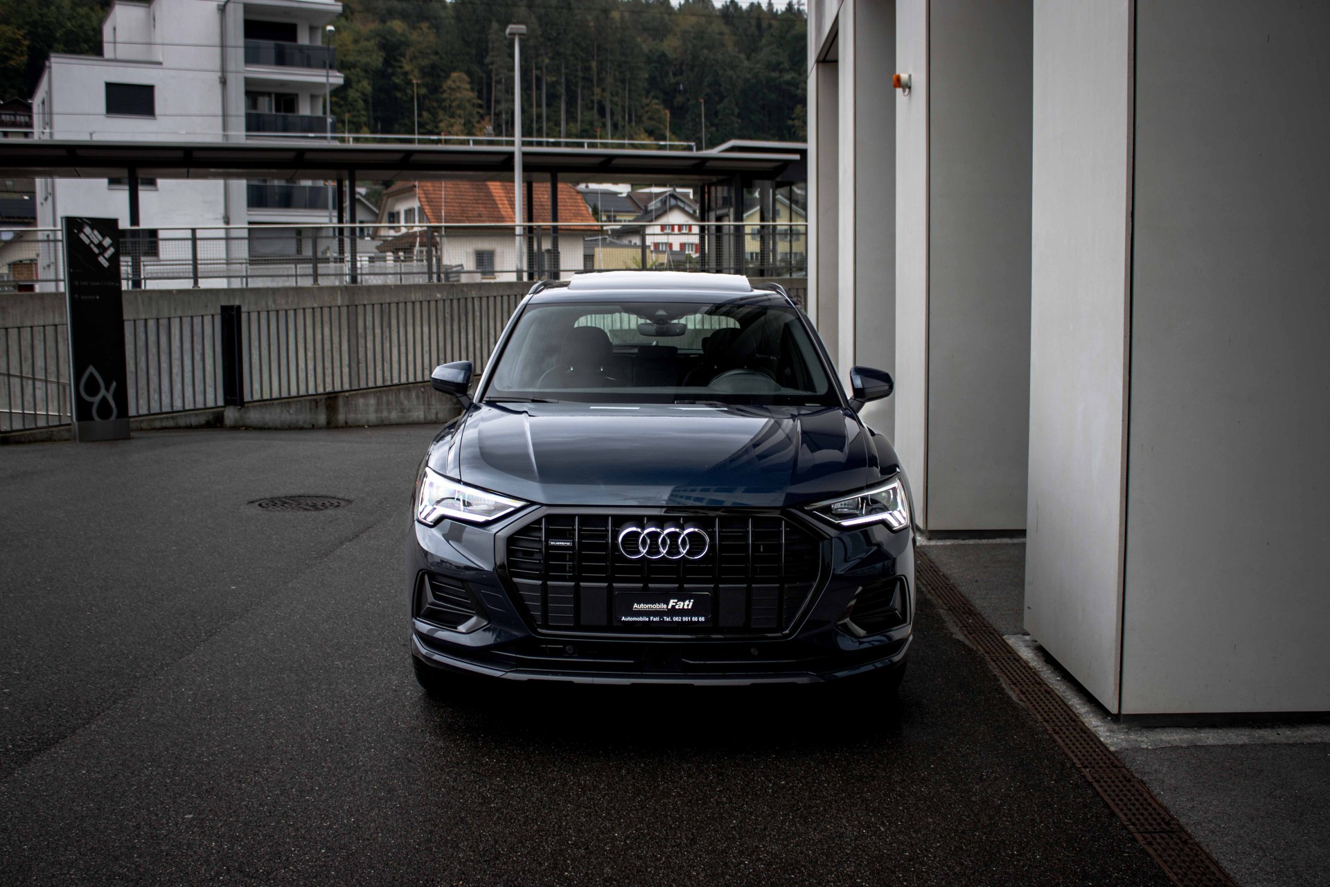 AUDI Q3 40 TFSI S line quattro S-tronic-image-2