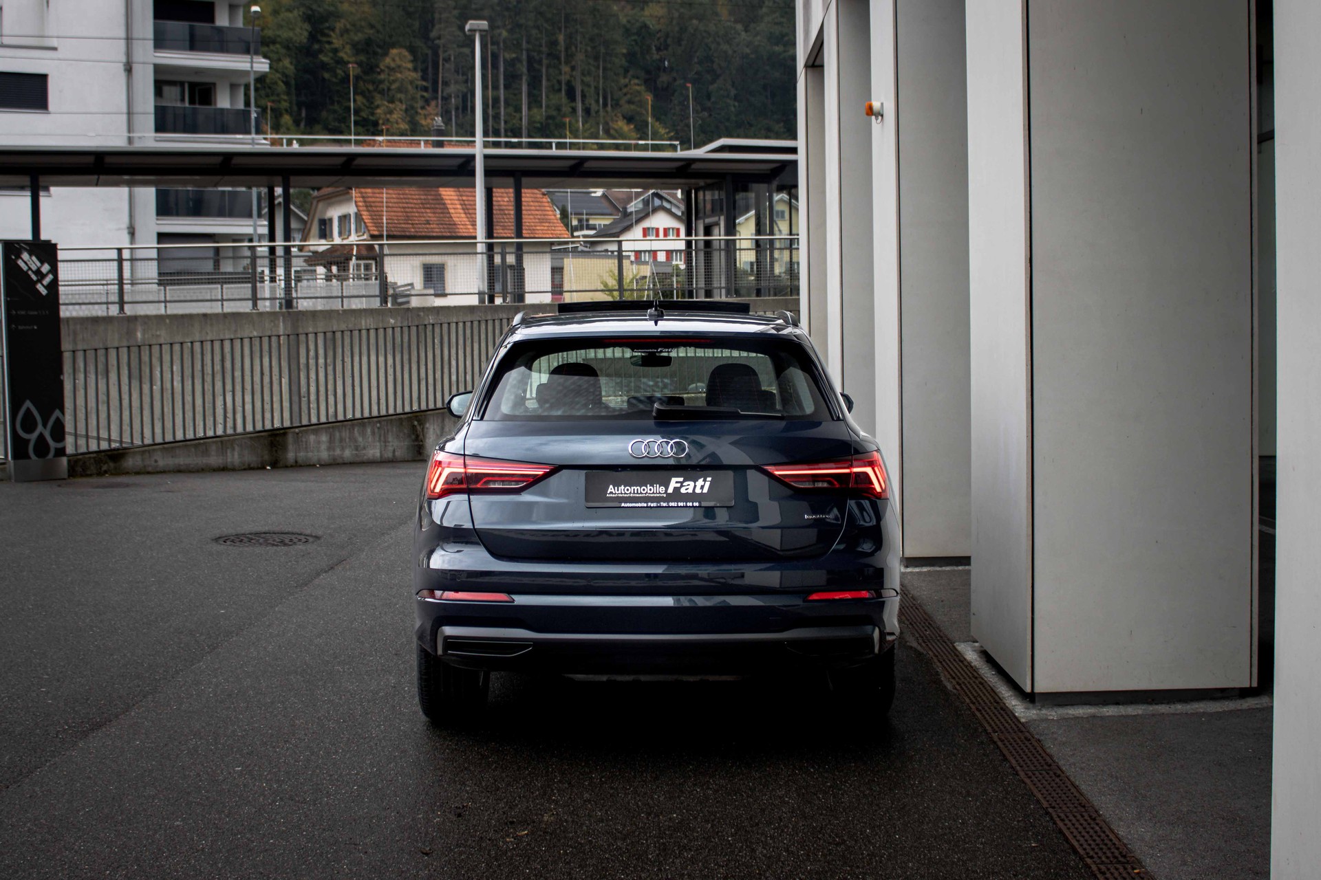 AUDI Q3 40 TFSI S line quattro S-tronic-image-3