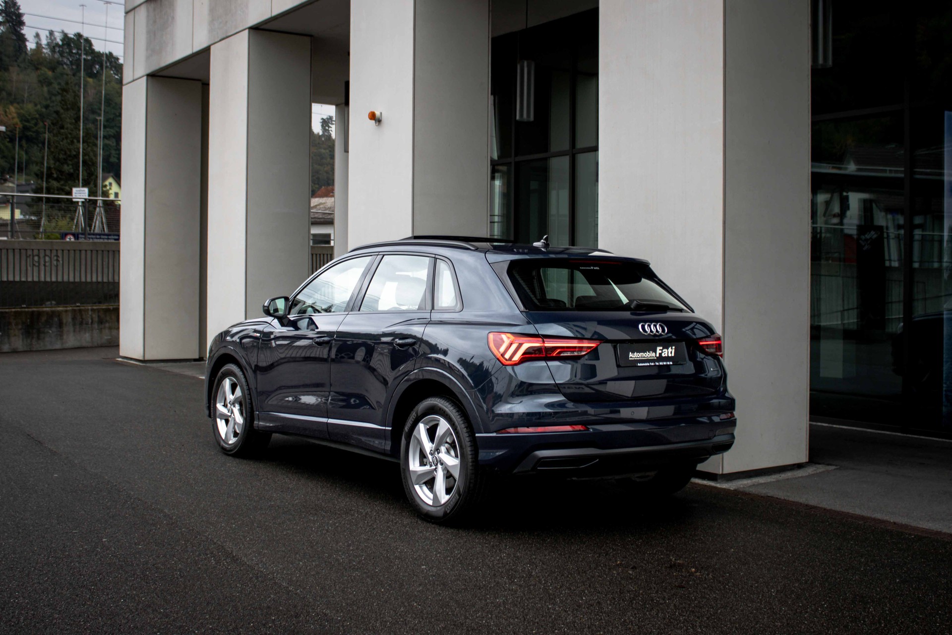 AUDI Q3 40 TFSI S line quattro S-tronic-image-1