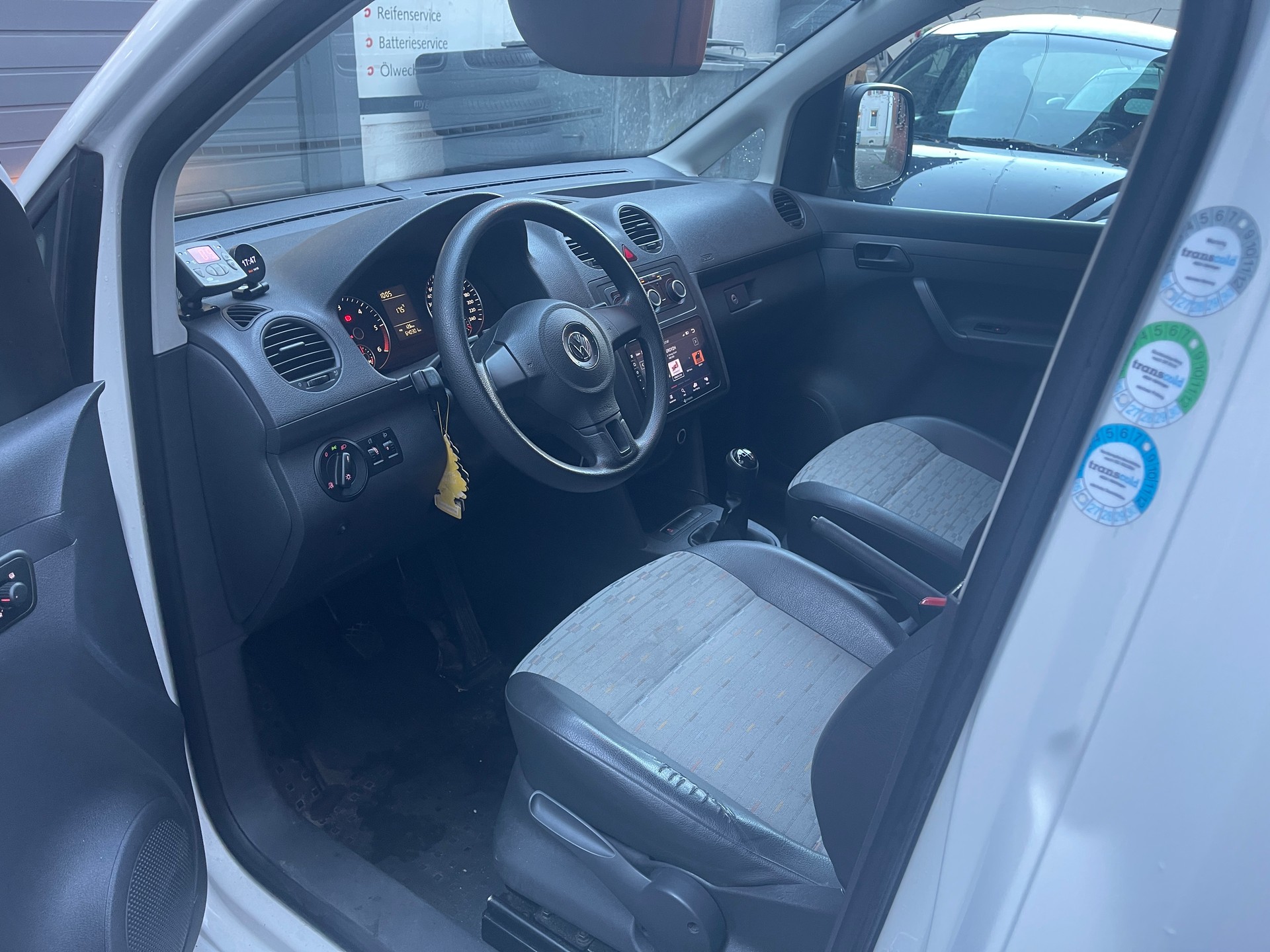 VW Caddy 1.6 TDI-image-2