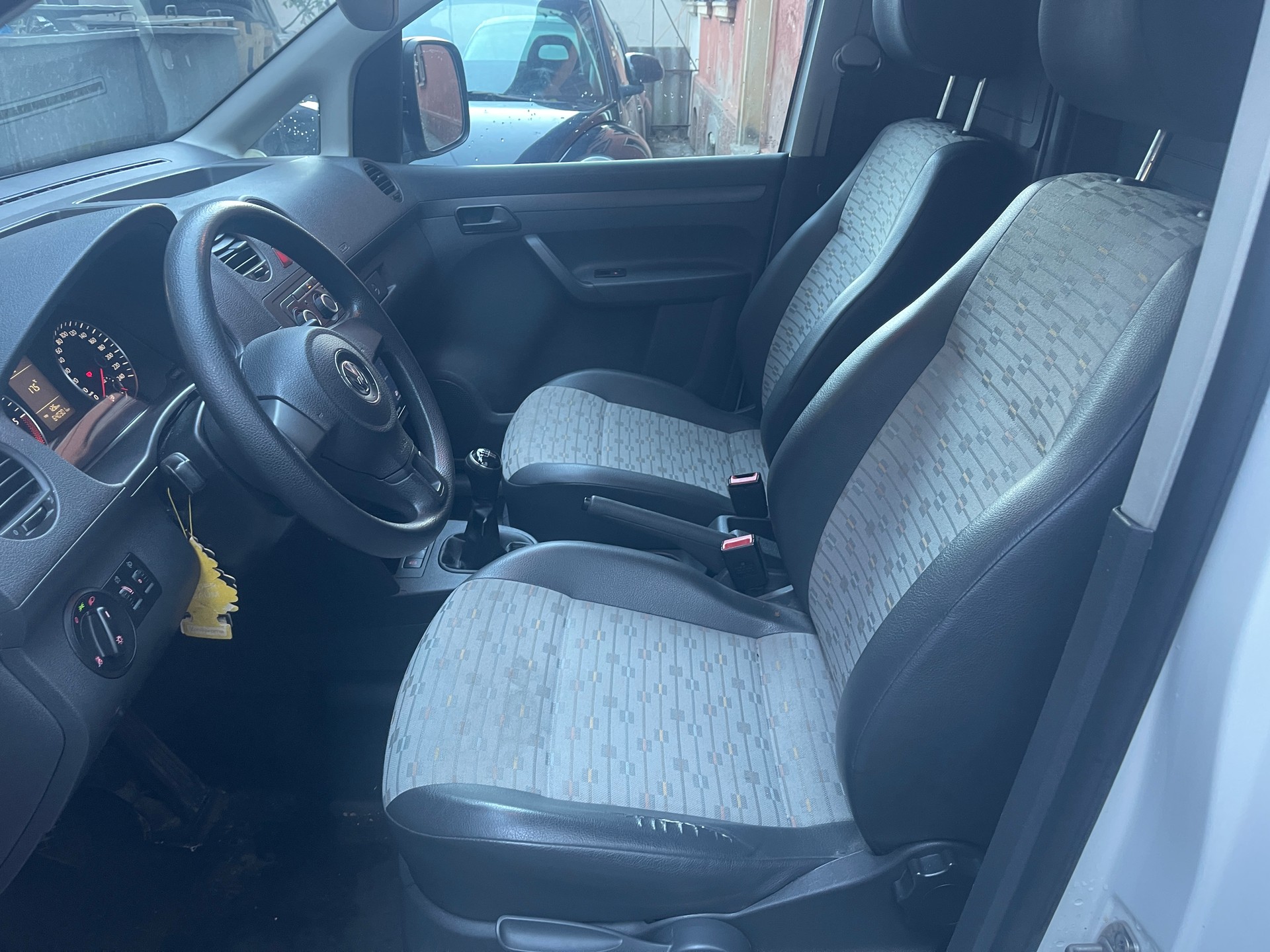 VW Caddy 1.6 TDI-image-3