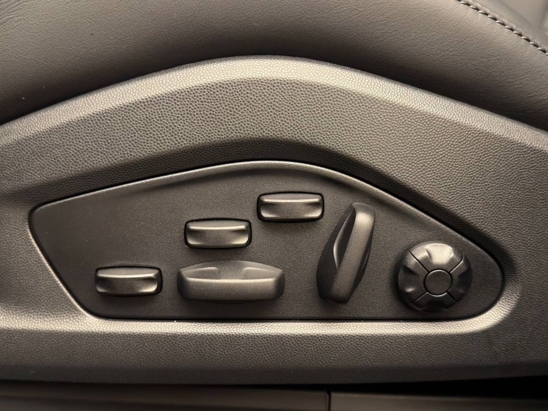 PORSCHE Macan GTS-image-20