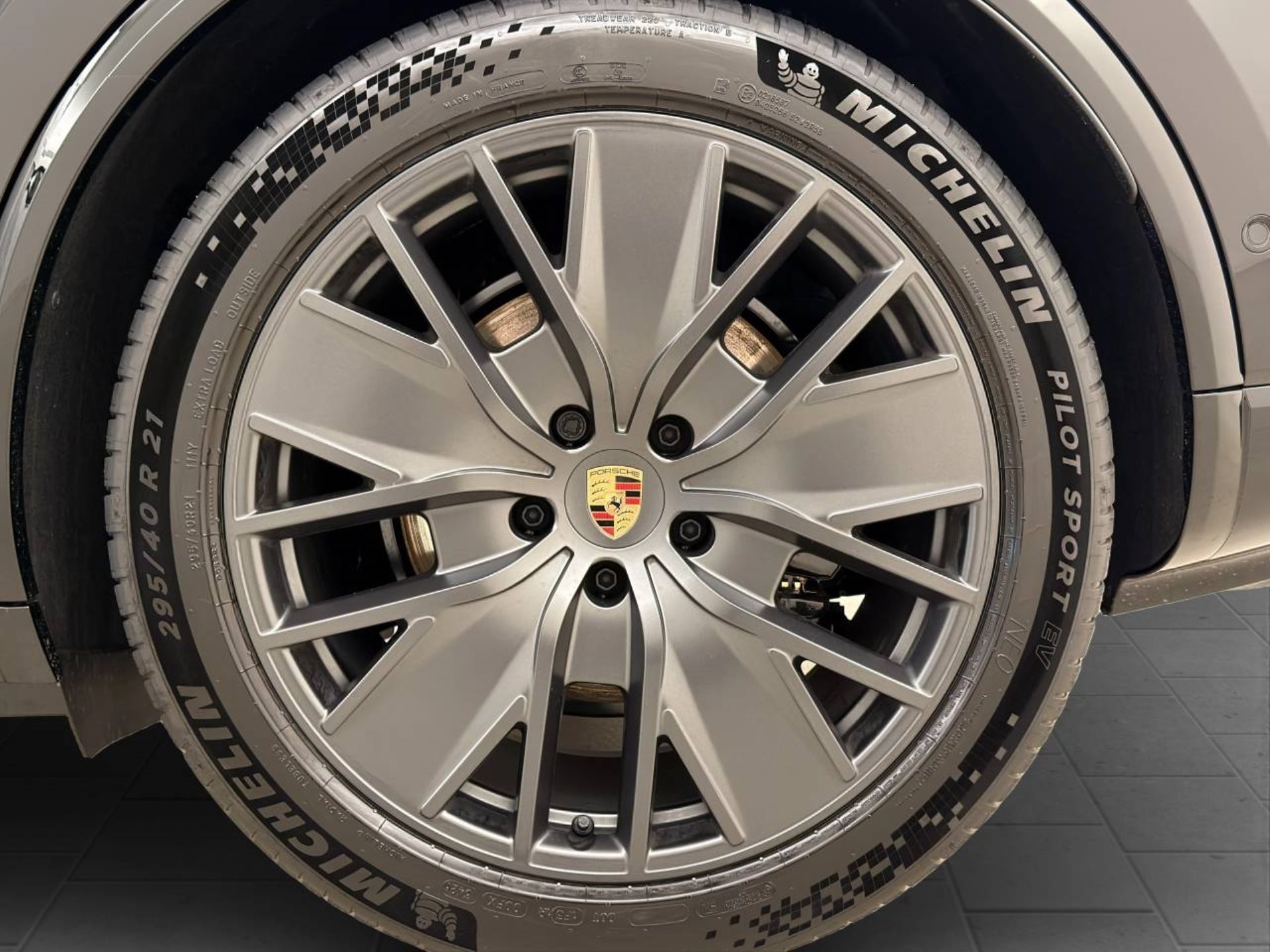 PORSCHE Macan GTS-image-10