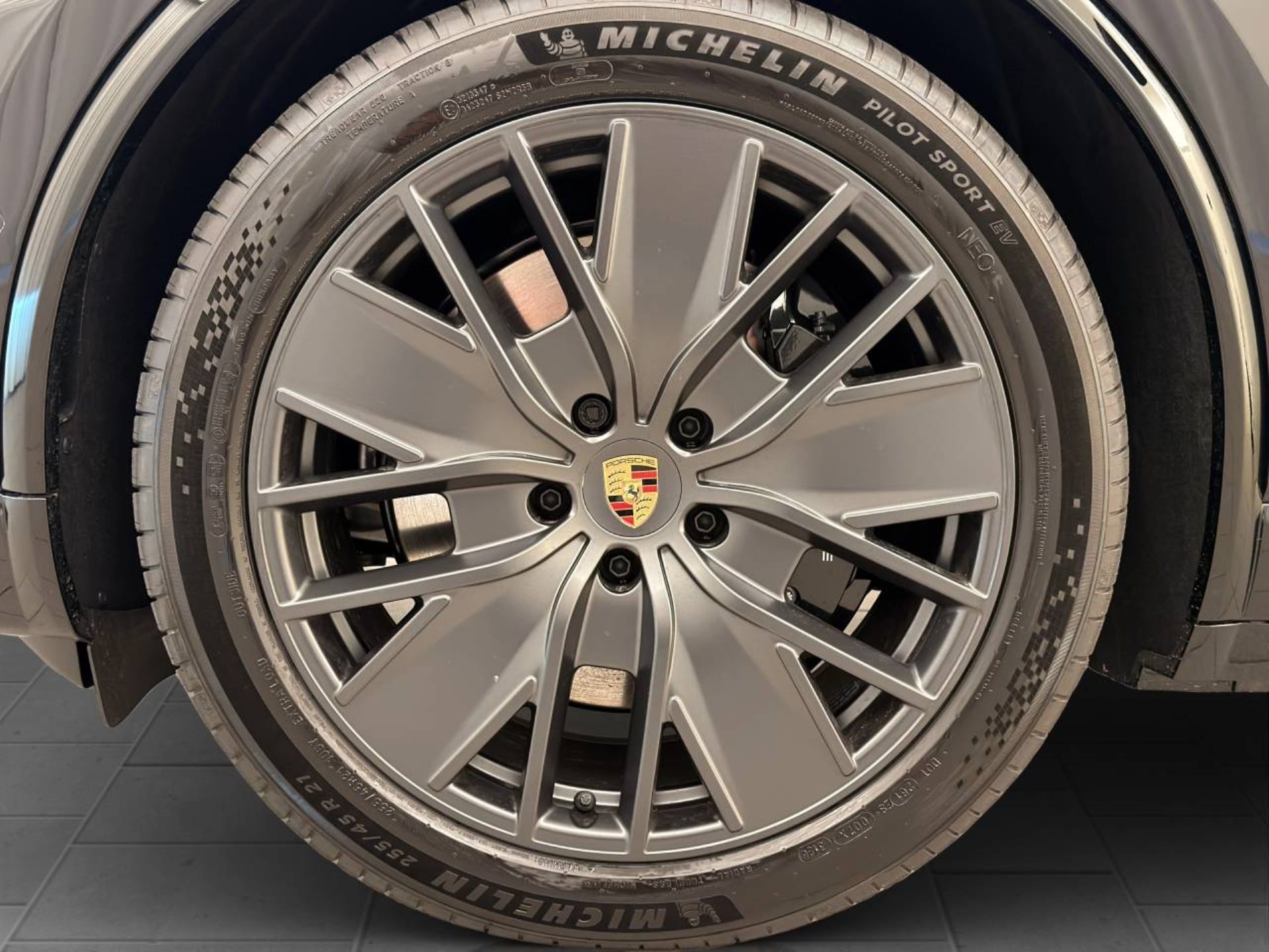 PORSCHE Macan GTS-image-24