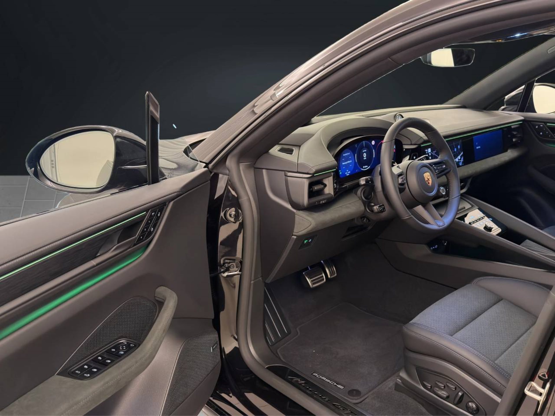 PORSCHE Macan GTS-image-3