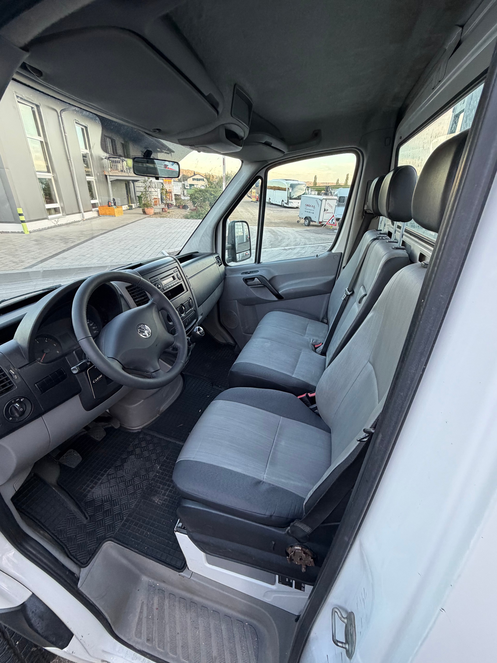 VW Crafter 35 2.0 TDI CR-image-5