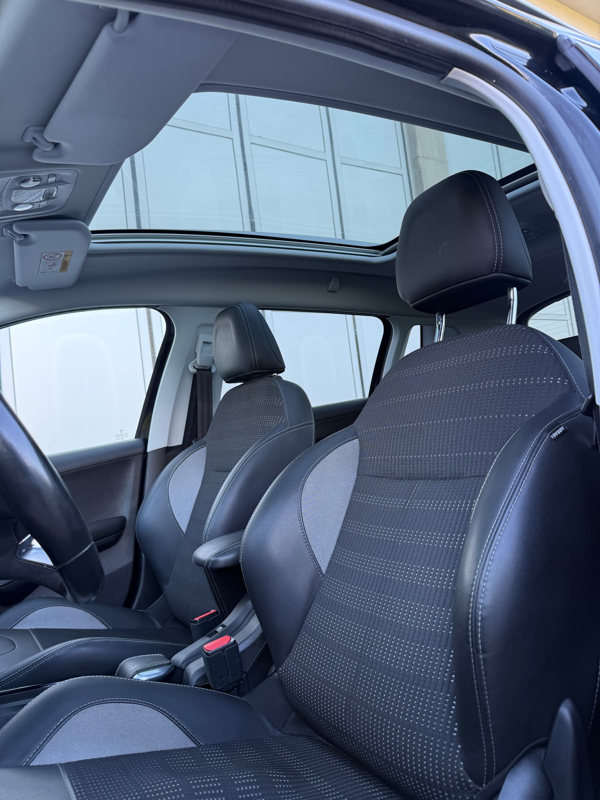 PEUGEOT 2008 1.2 PureTech Allure EAT6-image-14