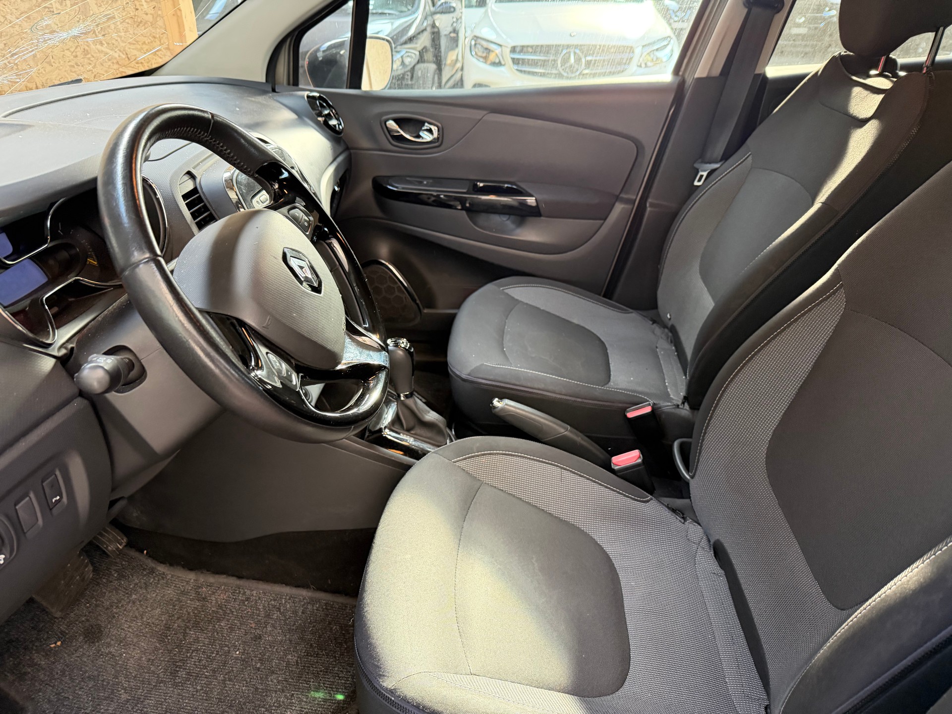 RENAULT Captur 1.5 dCi Dynamique EDC-image-13