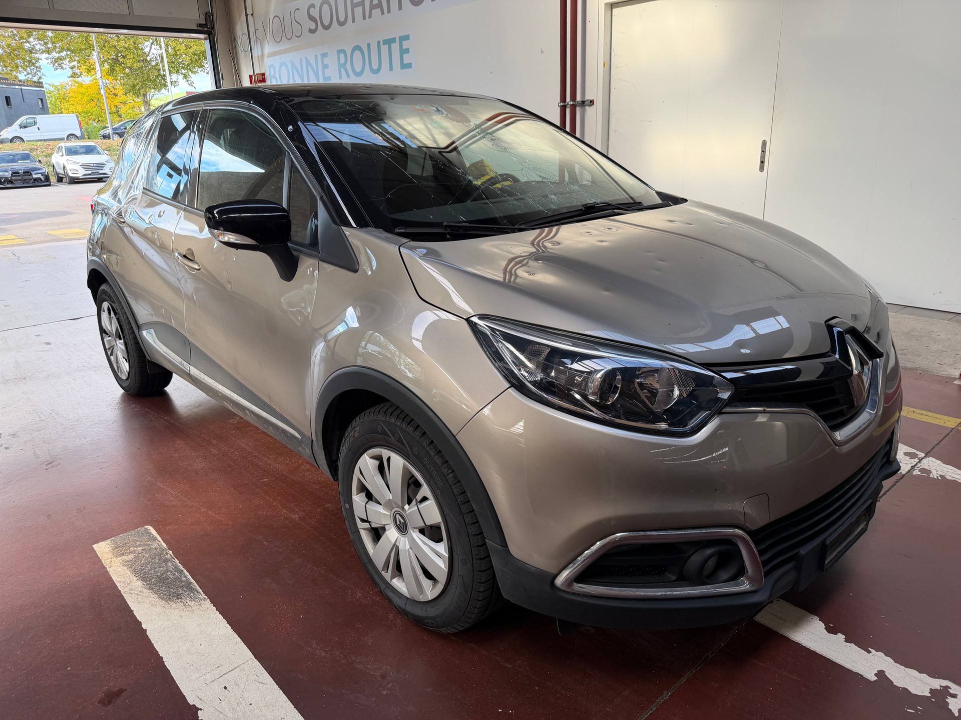 RENAULT Captur 1.5 dCi Dynamique EDC-showroom-element-2