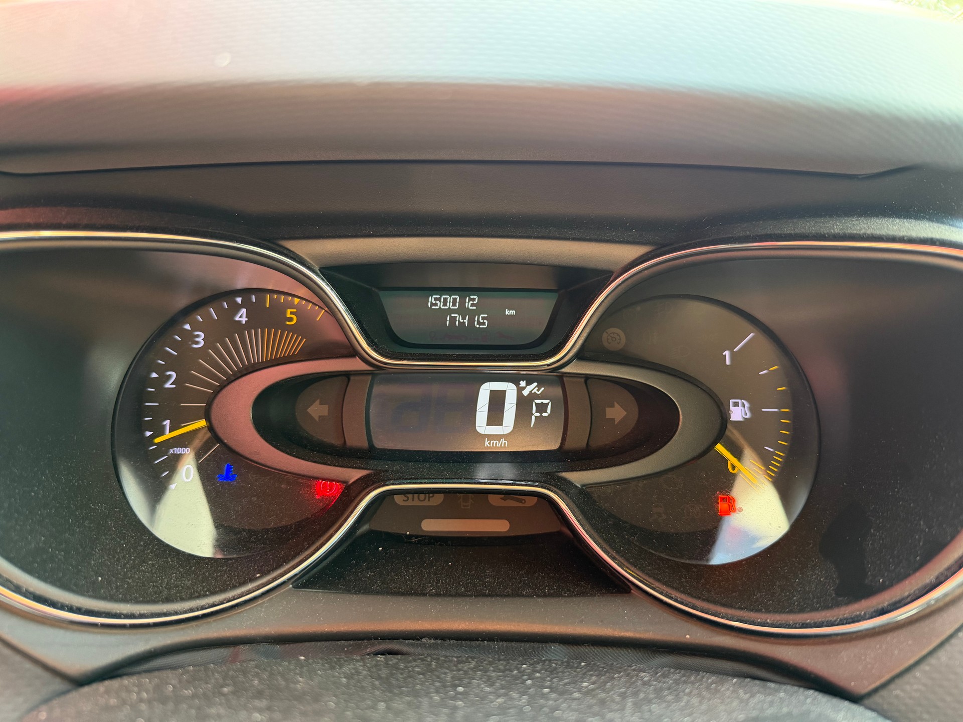 RENAULT Captur 1.5 dCi Dynamique EDC-image-17