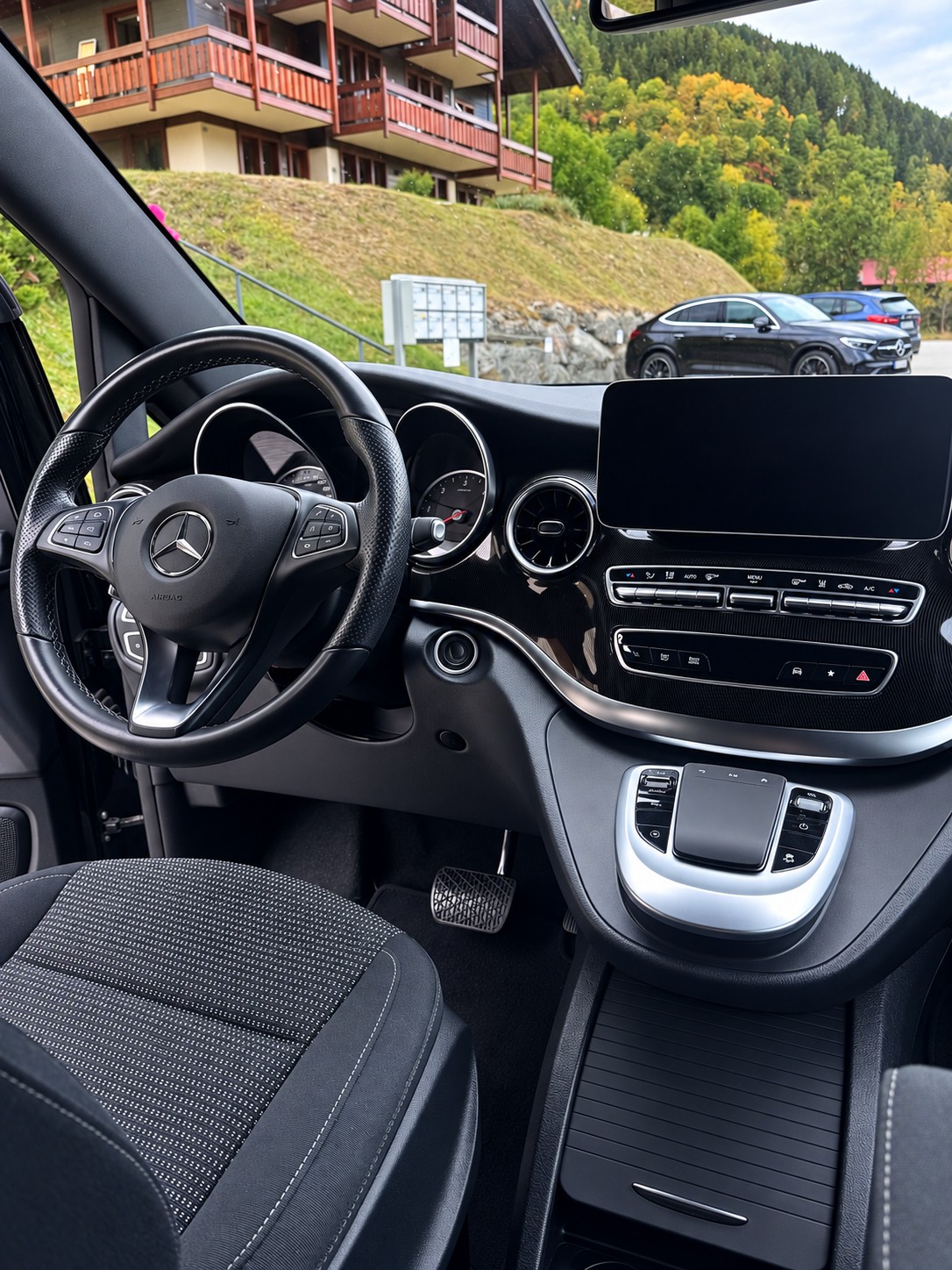 MERCEDES-BENZ V 250 d Trend lang-image-1