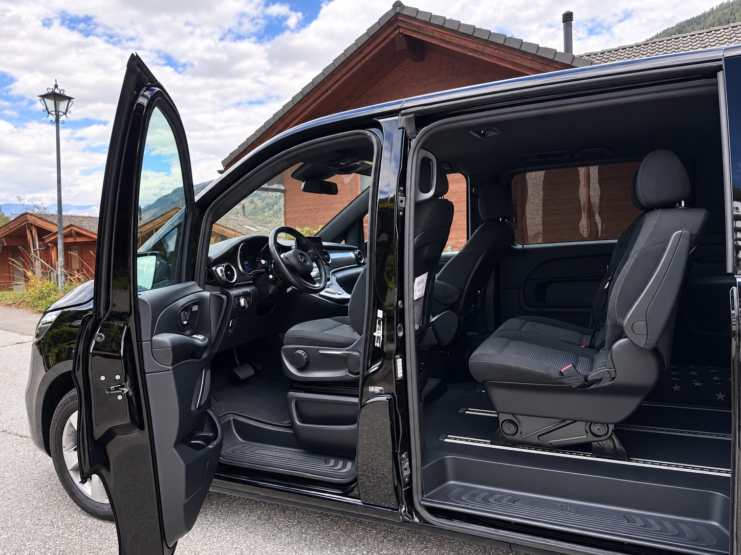 MERCEDES-BENZ V 250 d Trend lang-image-4