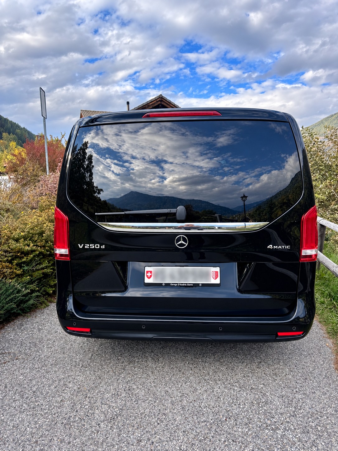 MERCEDES-BENZ V 250 d Trend lang-image-2