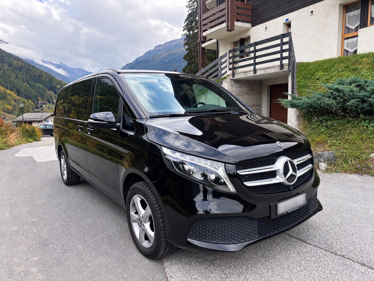 MERCEDES-BENZ V 250 d Trend lang-image-0