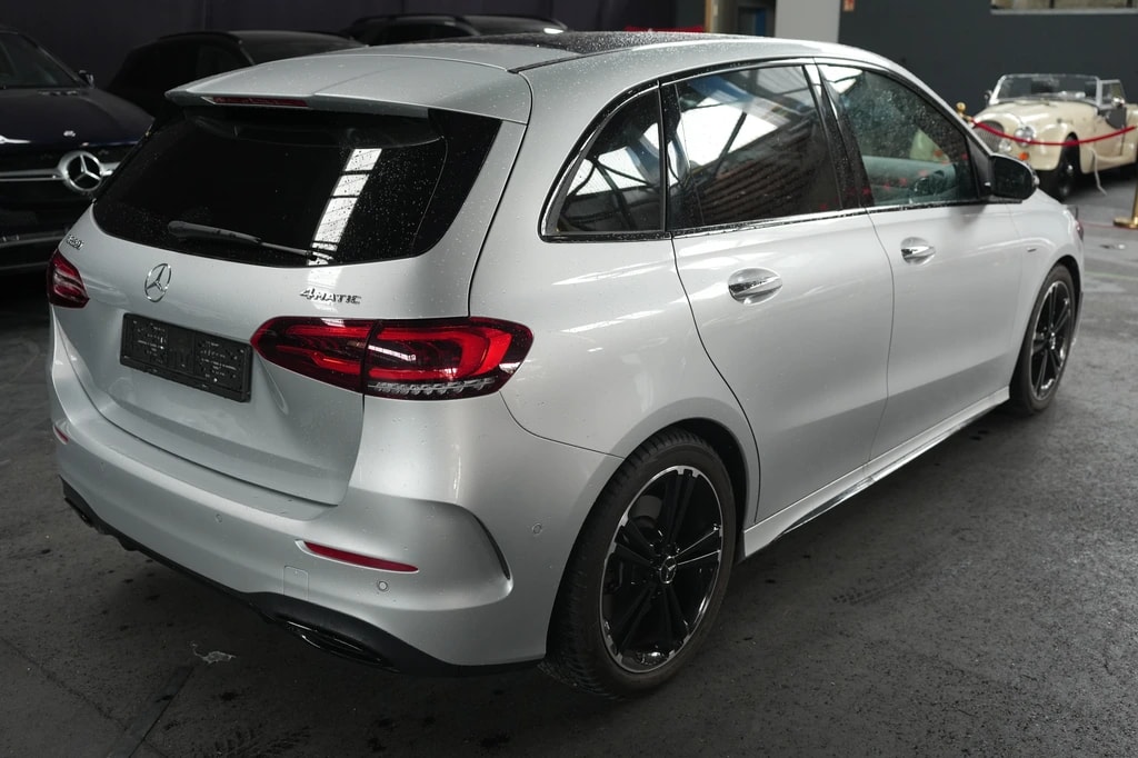 MERCEDES-BENZ B 250 AMG Line-image-4