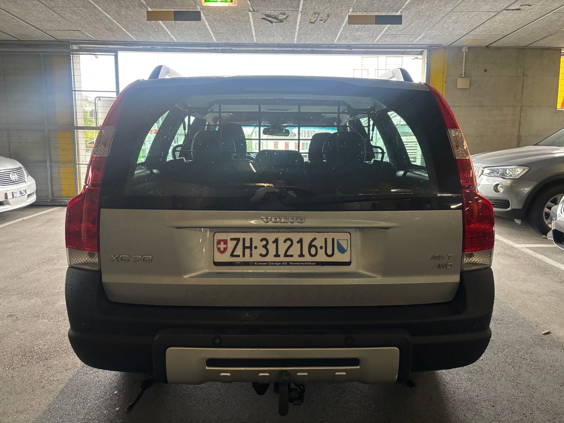 VOLVO XC70 2.5T AWD Momentum-image-6