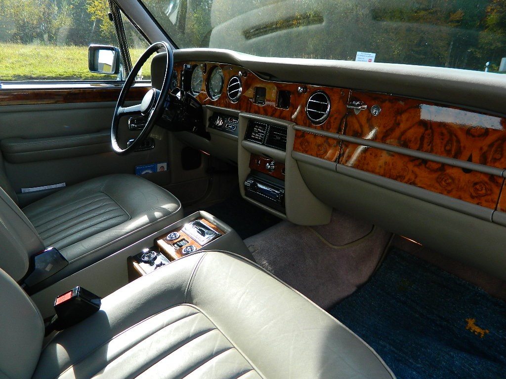 ROLLS-ROYCE Silver Spirit-image-14